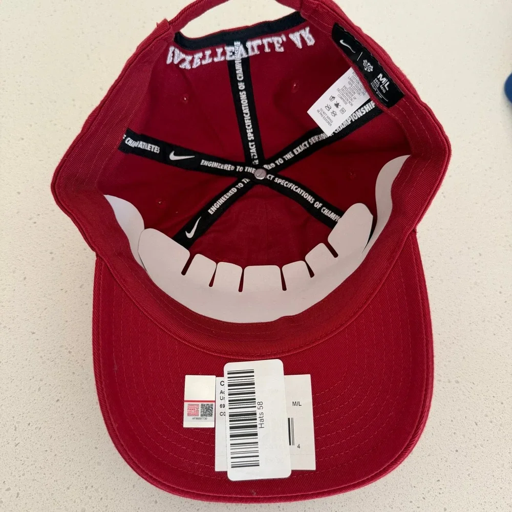 Nike Arkansas‎ Razorbacks Club Cap Red Adjustable Hat Fayetteville AR M/L NEW
